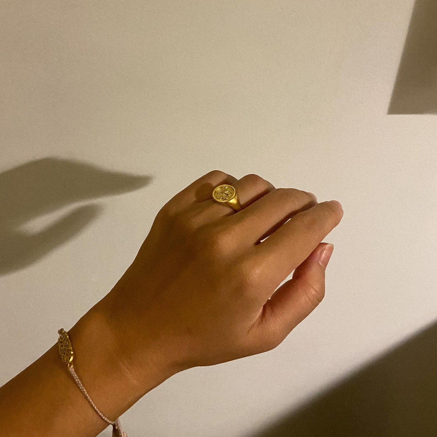 Hibiscus Signet Ring Gold