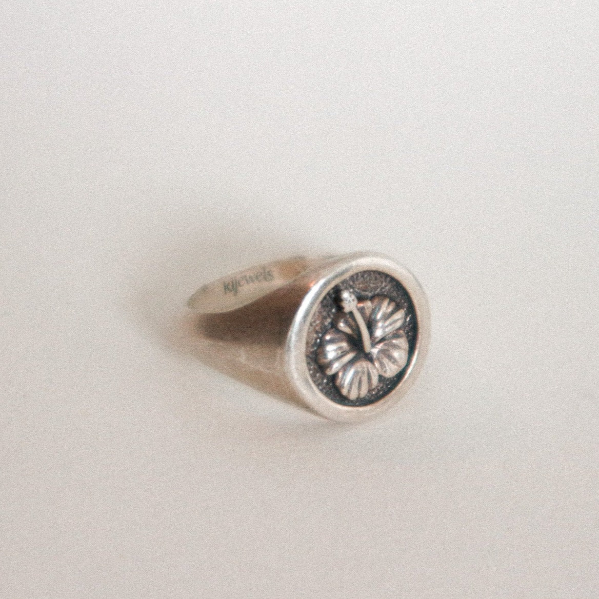 Hibiscus Signet Ring Silver